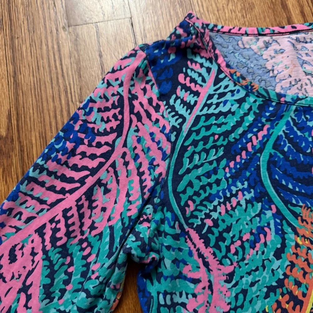 Lilly Pulitzer Porter Henley Top in the Electric Feel print size S - Picture 7 of 16
